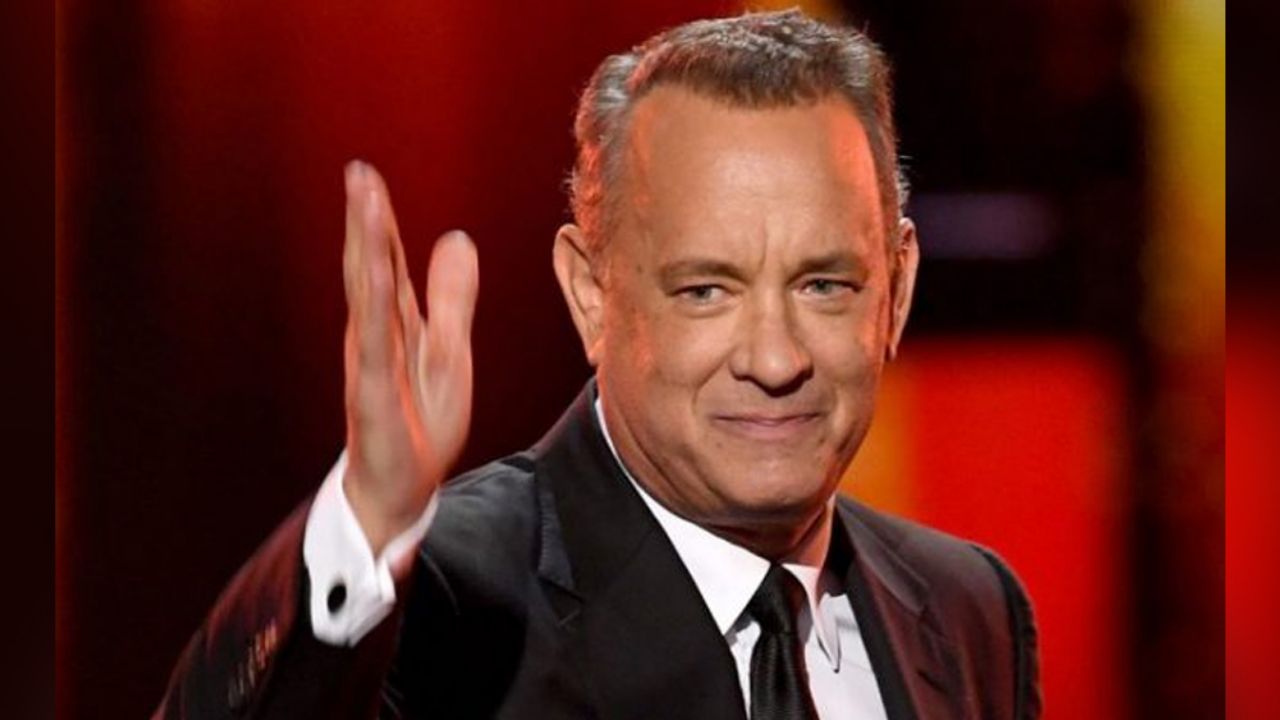 Tom Hanks enternece al público al recibir premio por su trayectoria