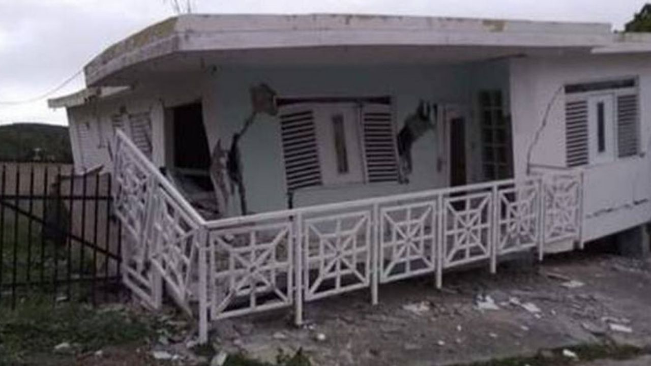 (VIDEO) Alerta en Puerto Rico: Sismo causa colapso de casas y cortes de luz
