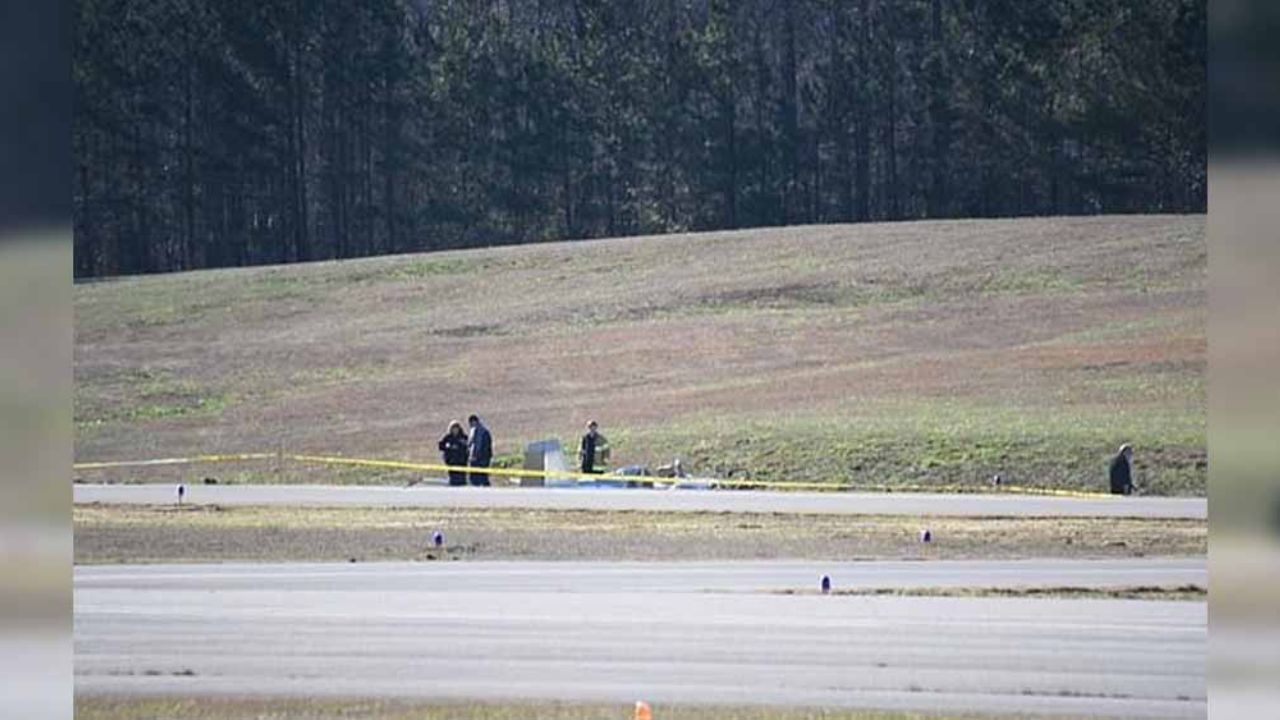 Padre e hija mueren al estrellarse su avión durante despegue en Alabama