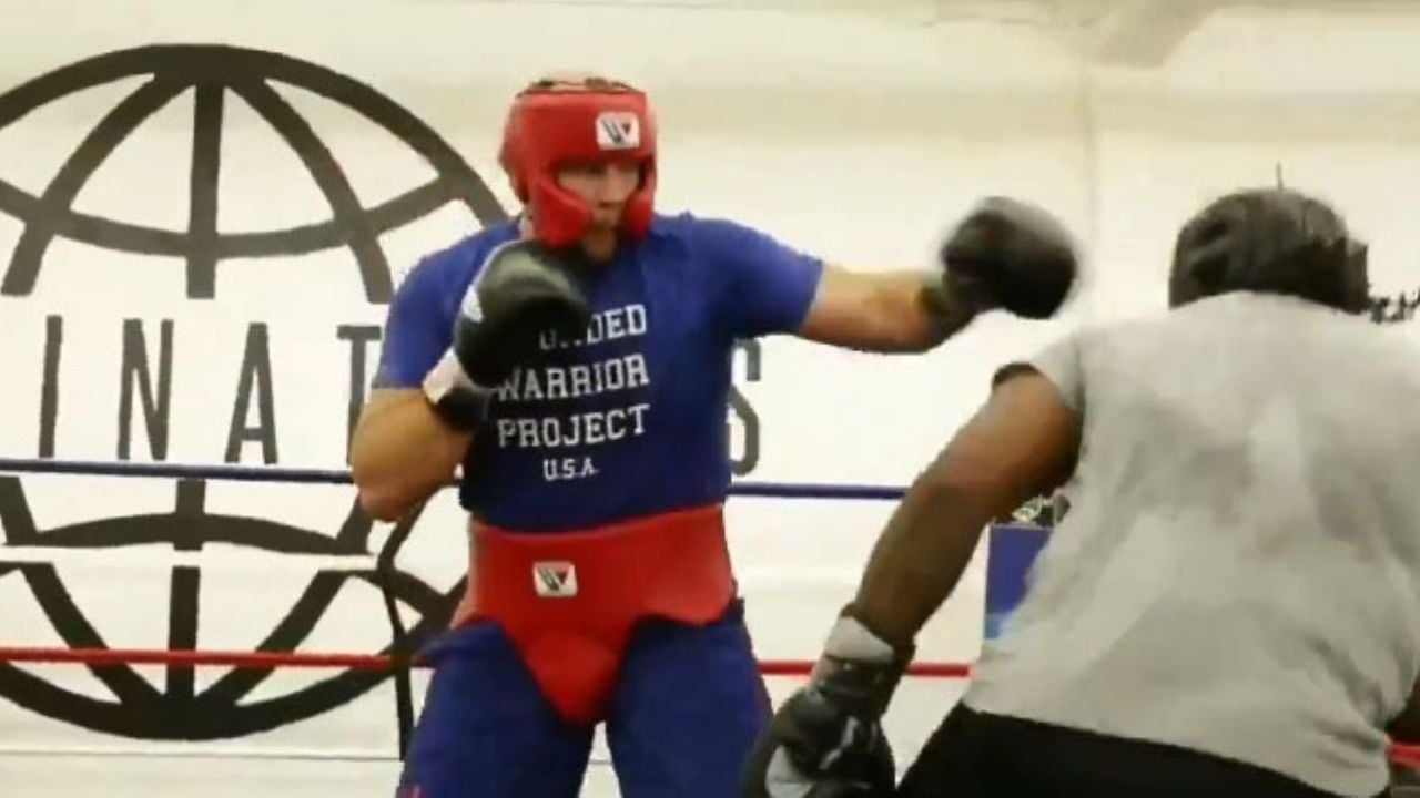 VIDEO: Famoso boxeador ruso noquea dramáticamente a su colega de sparring
