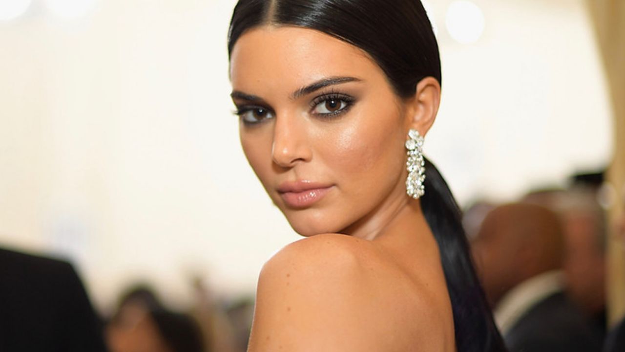 (FOTO) Destrozan a afamada estrella de TV por abusar de los filtros: “Necesitas un doctor”