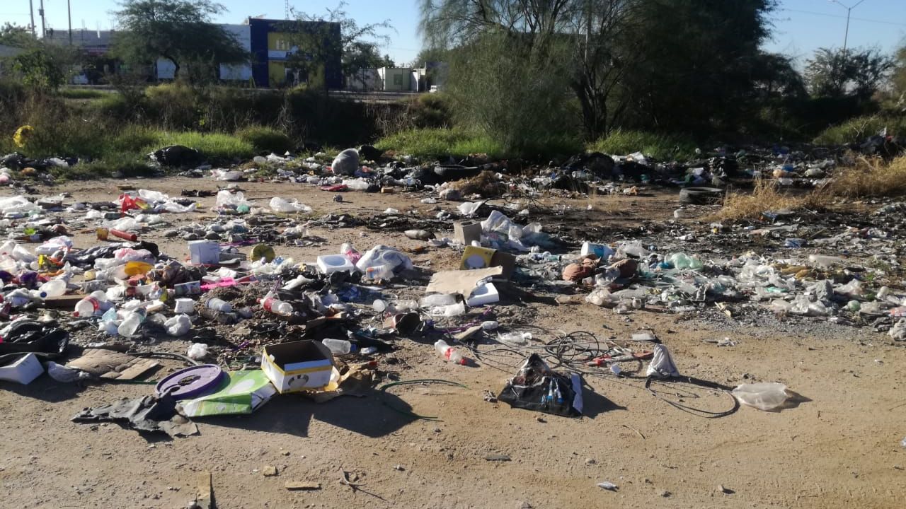 Vecinos de Villas del Real de Hermosillo denuncian basurero