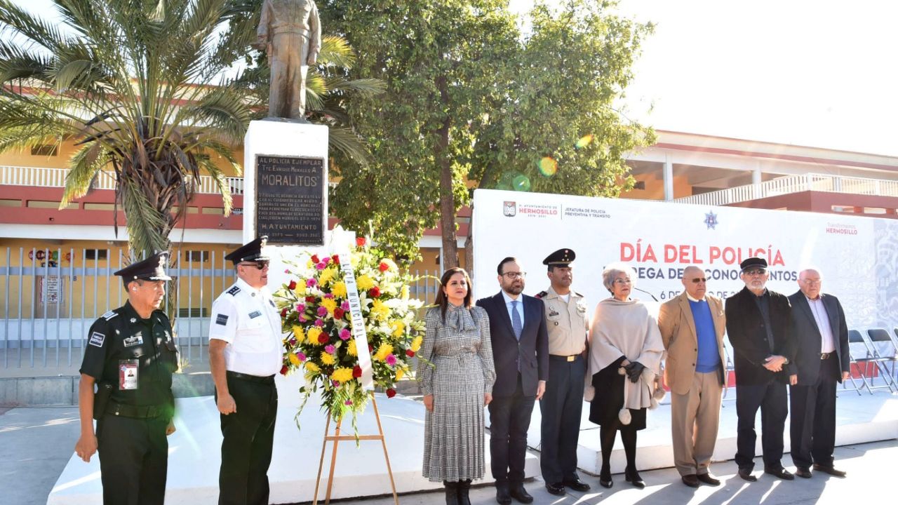 Autoridades de Hermosillo reconocen labor de oficiales en el Día del Policía