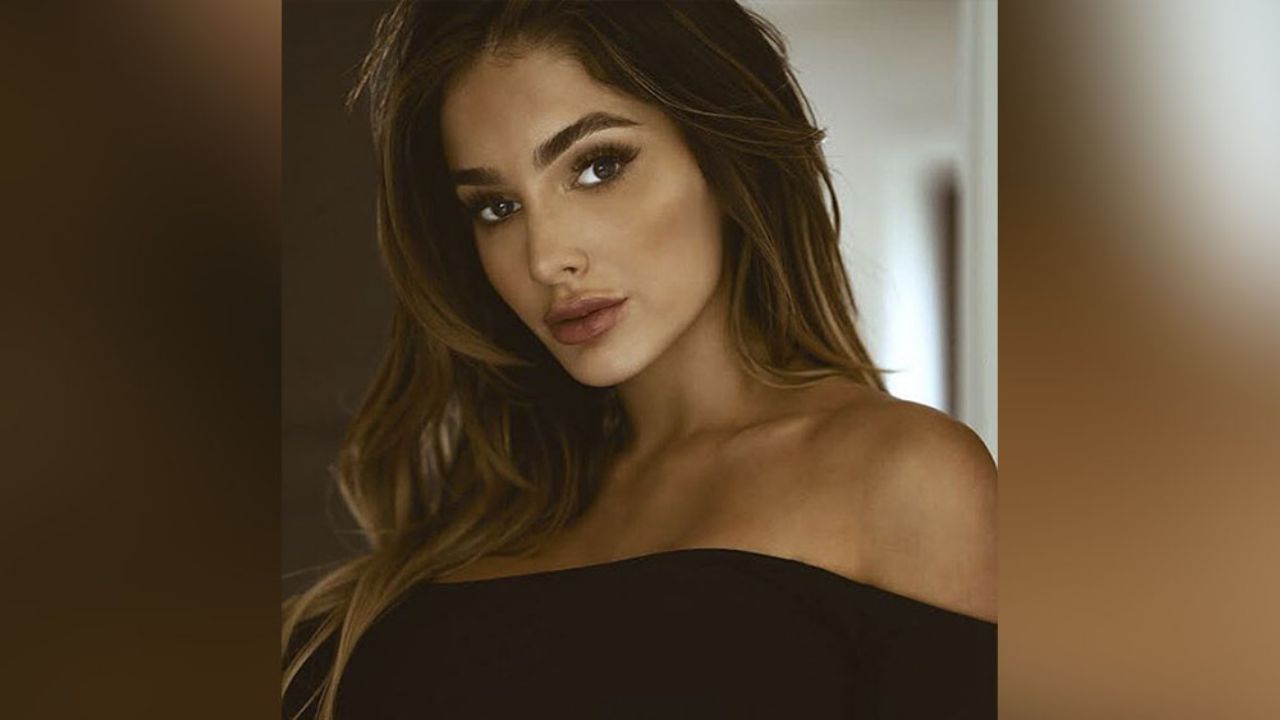 Lyna Pérez exhibe su voluptuosa silueta al tomar un baño en la alberca
