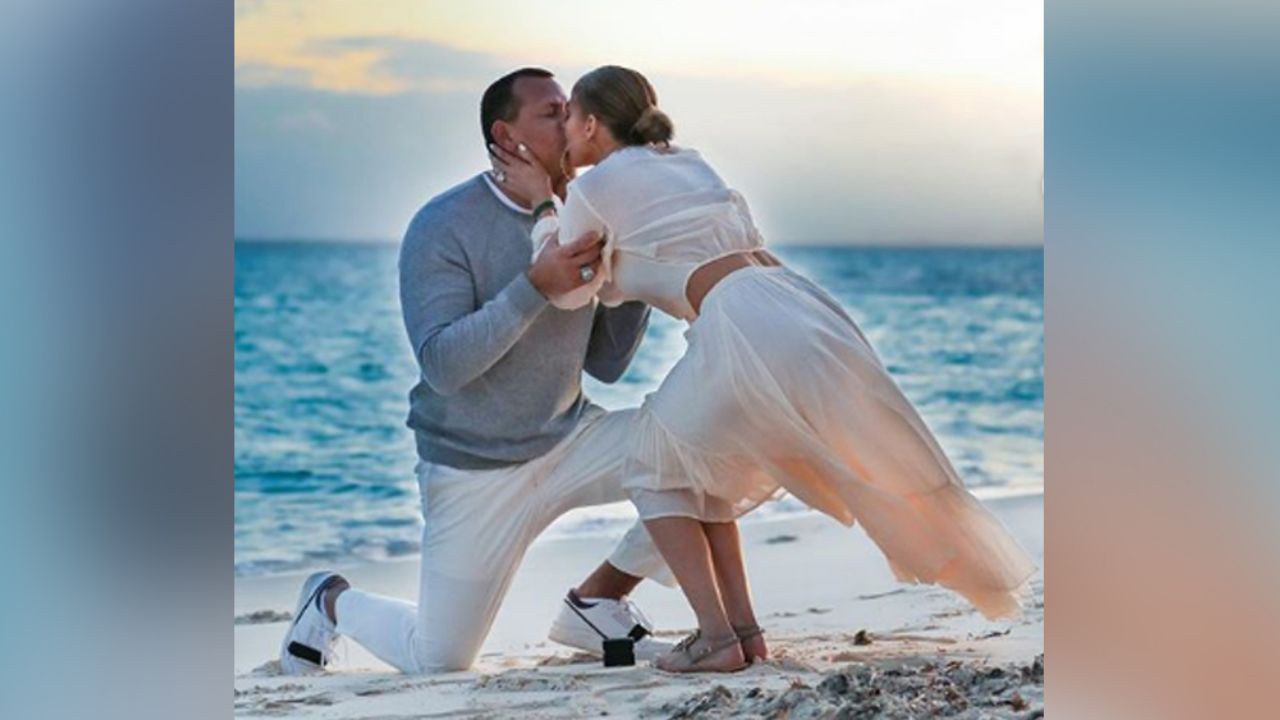 ¿Ya hubo boda? Esto confirmaría que JLo y A Rod se casaron en secreto