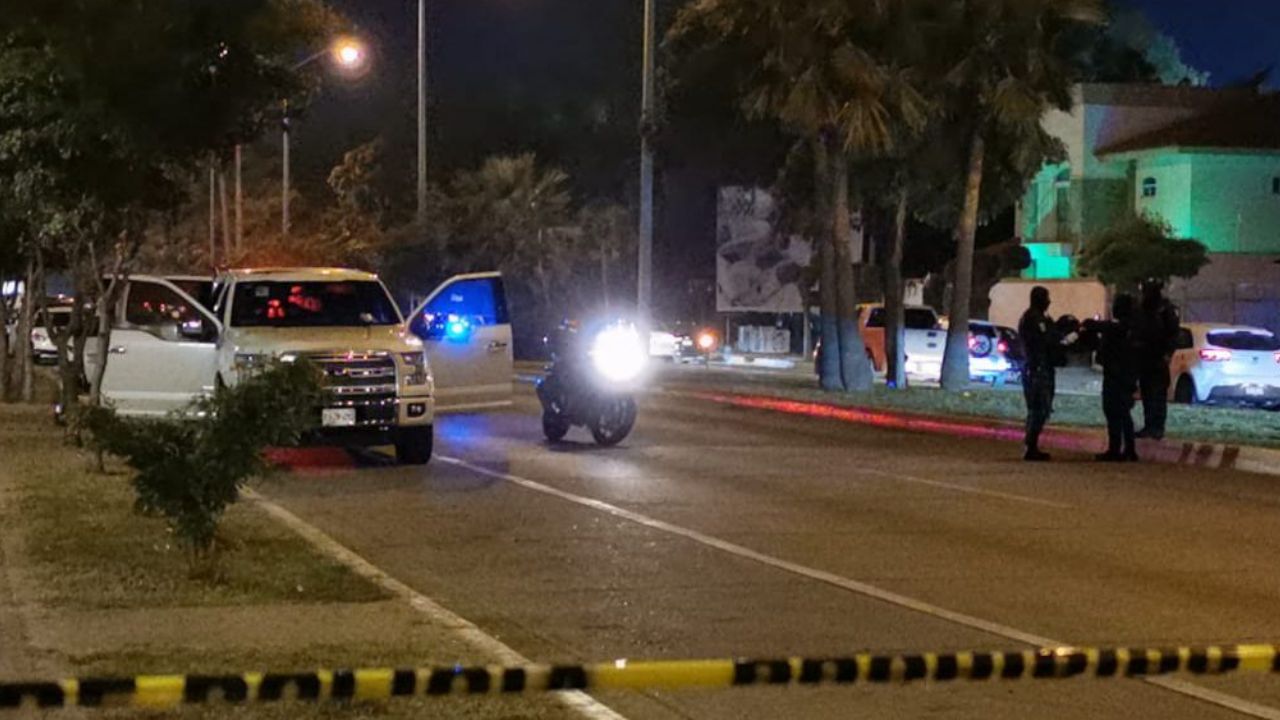 Comando armado acribilla a un hombre a bordo de su camioneta en Culiacán