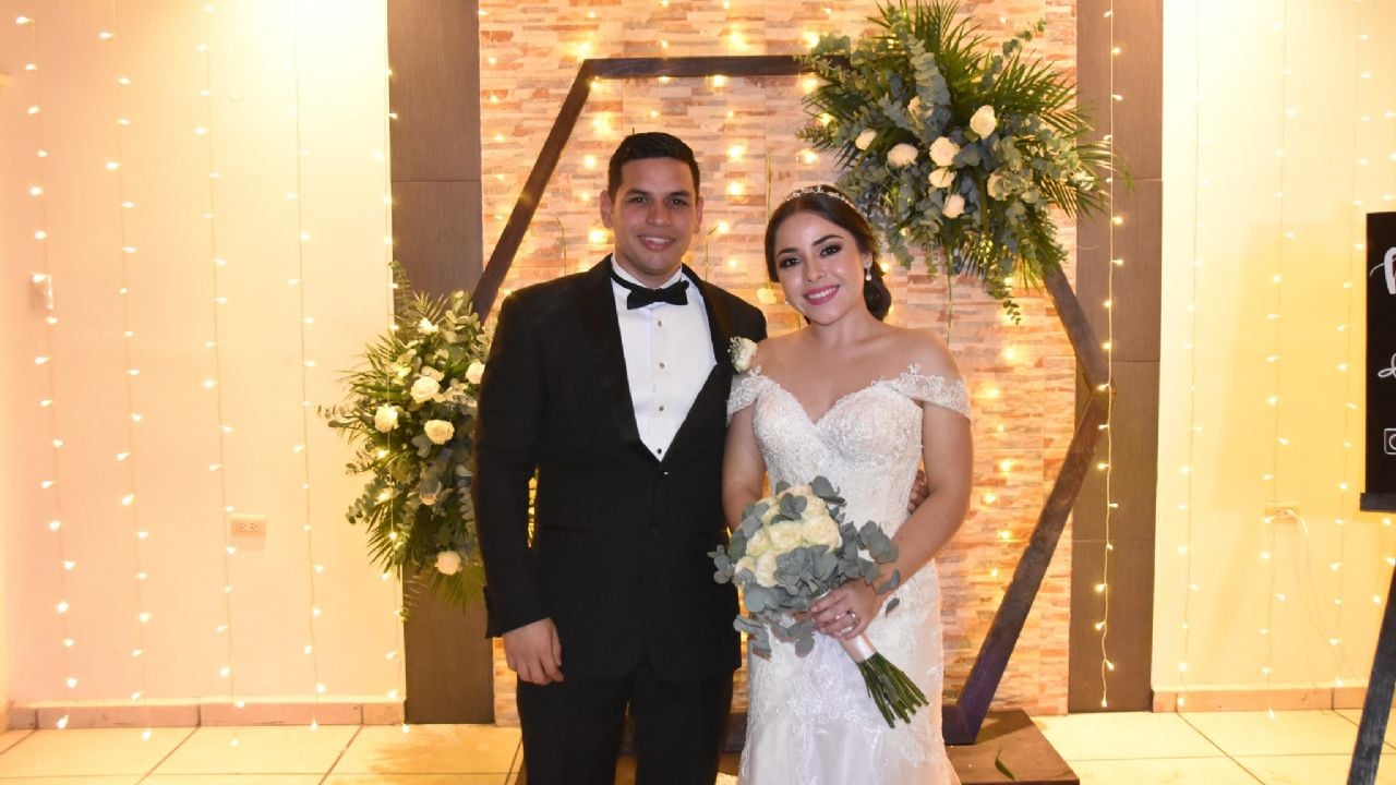 Karla Soto y Julio Haufón unen sus vidas para siempre y se juran amor eterno