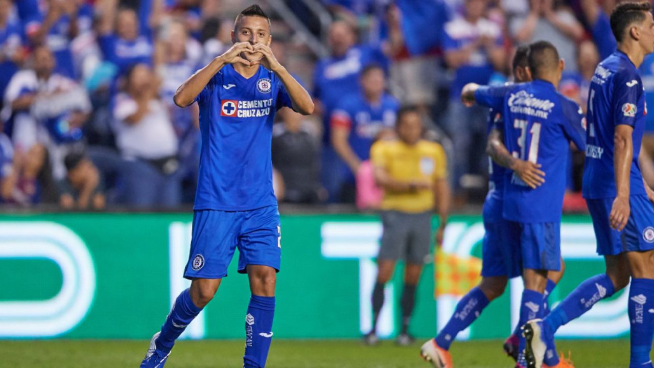 Jugador mexicano del Cruz Azul podría salir ante interés de clubes europeos