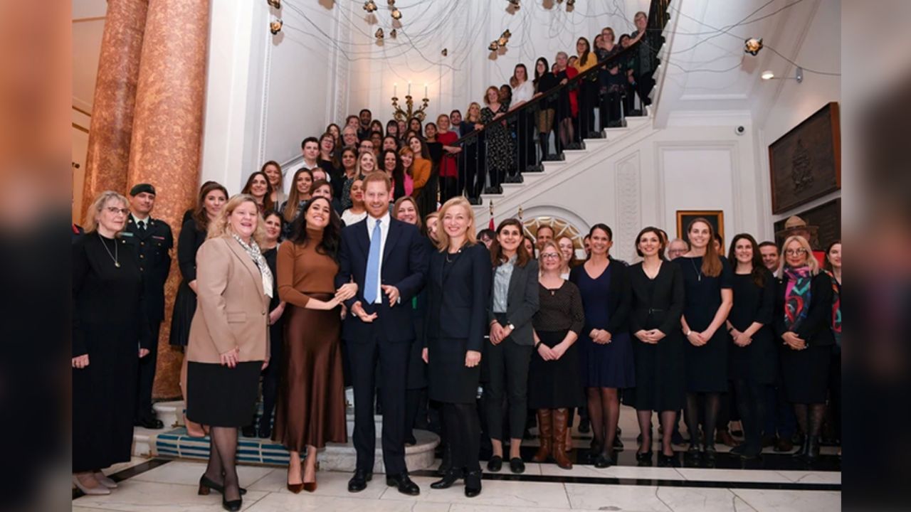 Los duques de Sussex reaparecen en Londres luego de ausentarse