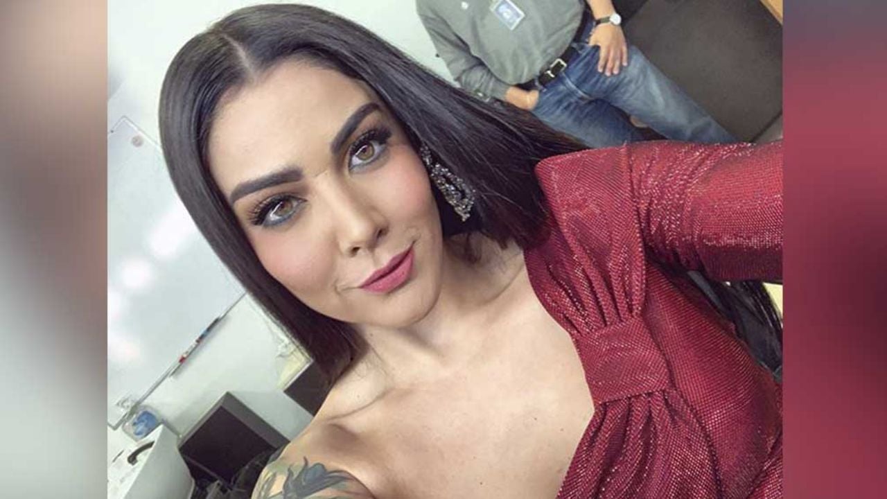 Érika Fernández impacta al lucir su delantera con escote de infarto