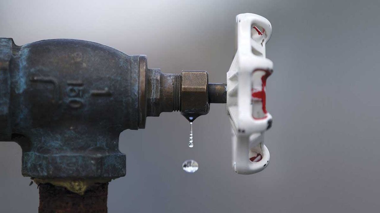 Menos duchas: La medida extrema de Tailandia por escasez de agua