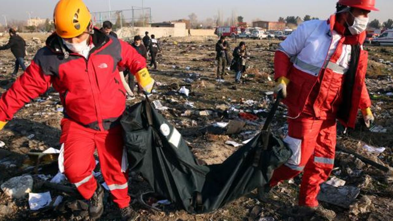 “No las entregaremos”: Irán halla cajas negras de avión ucraniano accidentado