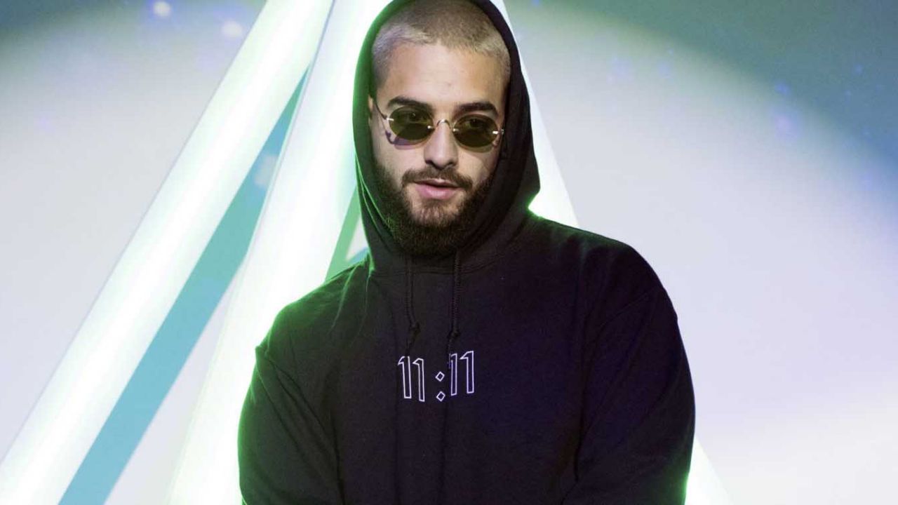 Maluma, ‘destrozado’ por sus seguidores al usar un abrigo de piel