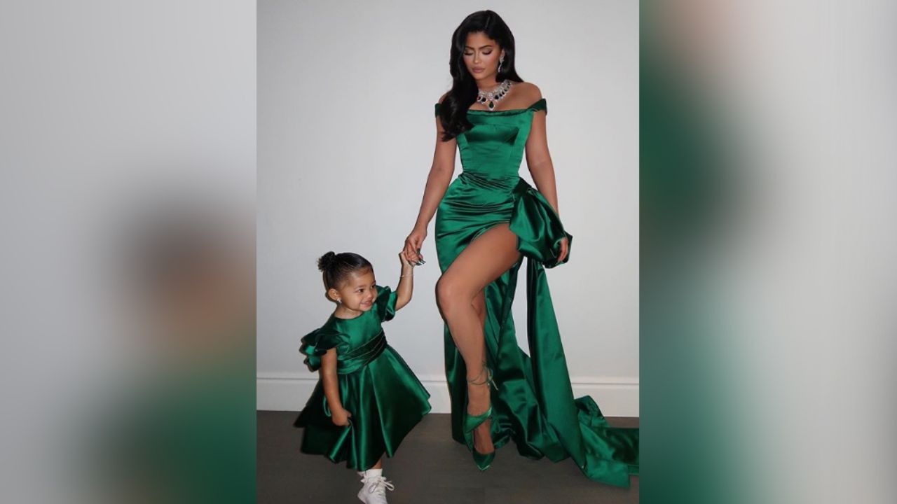 Kylie Jenner enternece a fans al compartir momento de “madre e hija”