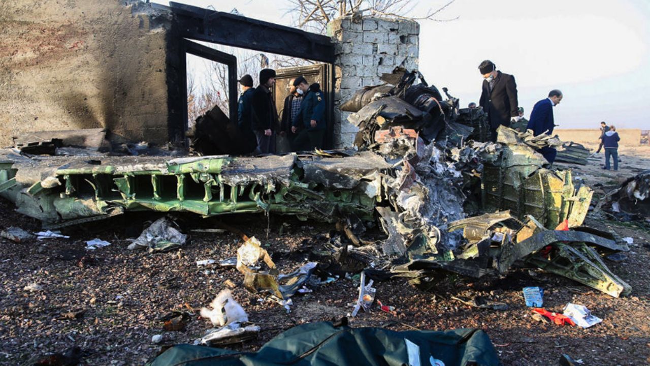 FOTOS: Así quedó el avión que dejó 176 muertos tras estrellarse en Teherán