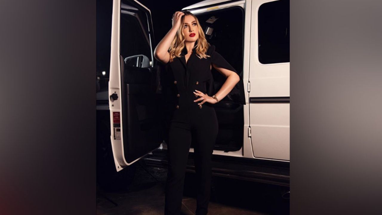 Usuarios destacan parecido de esposa de Larry Hernández y Aracely Arámbula