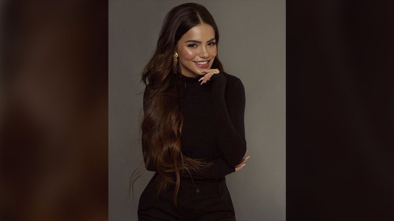 Zamadhi Zendejas complace a fans con sexy baile mientras prepara licuado