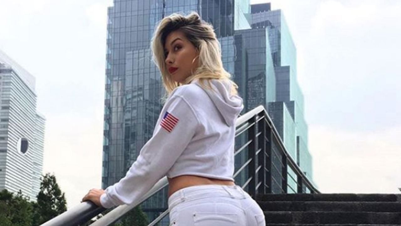 Issa Vegas muestra hasta su última curva con atrevida foto topless