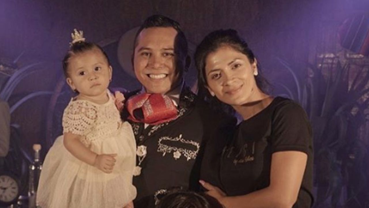 Kimberly Flores es tachada de “falsa” por exceso de maquillaje y filtros