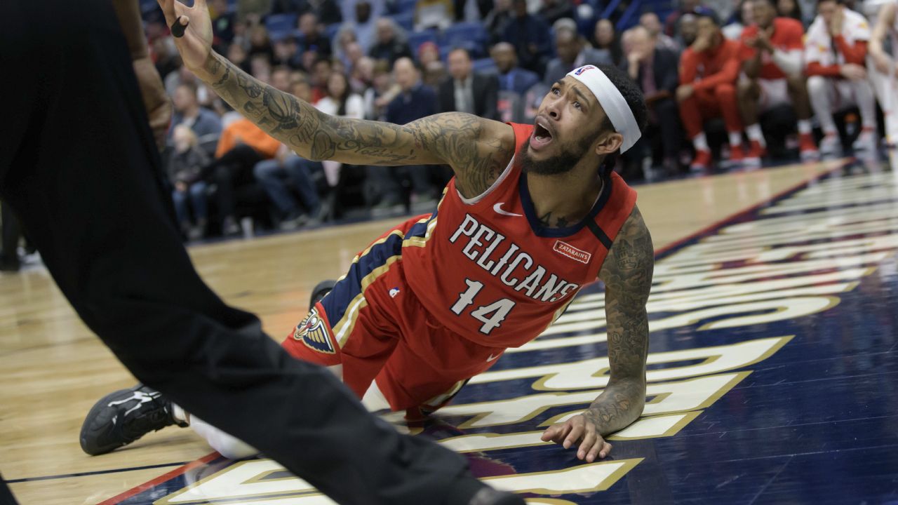 Ingram coquetea con el triple doble en victoria frente a Bulls