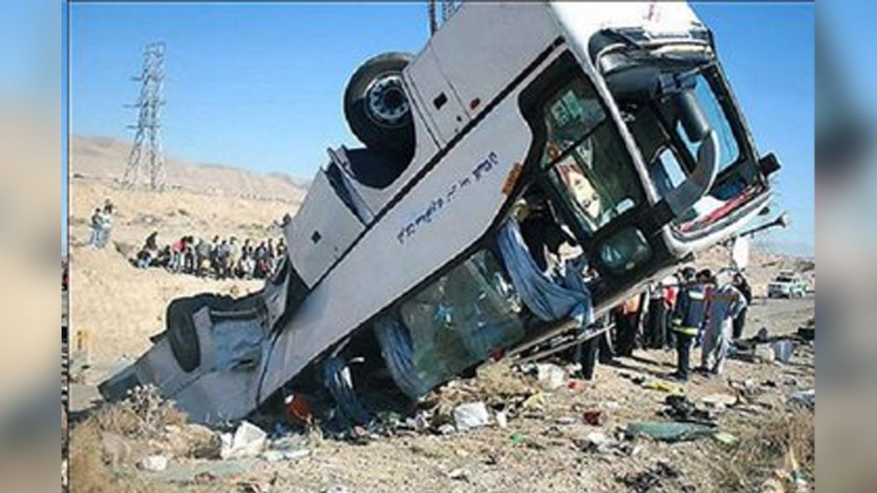En Irán ‘llueve sobre mojado’: 20 muertos por accidente de autobús