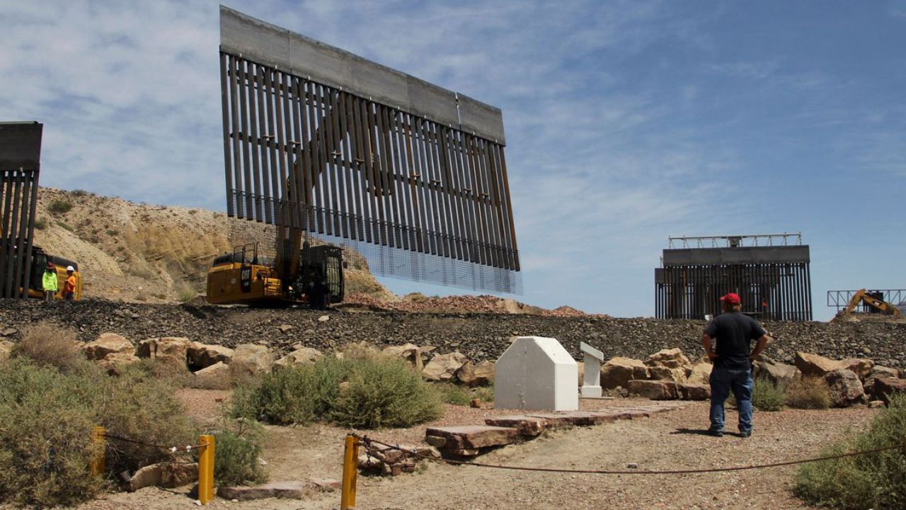 Donald Trump celebra fallo judicial que permite seguir construcción del muro