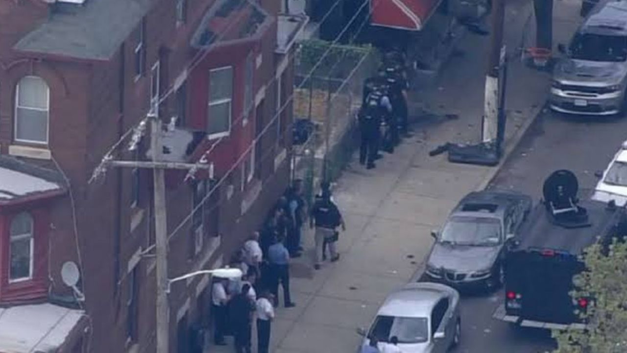 Tirador activo dentro de casa en Filadelfia; aún no hay reporte de heridos