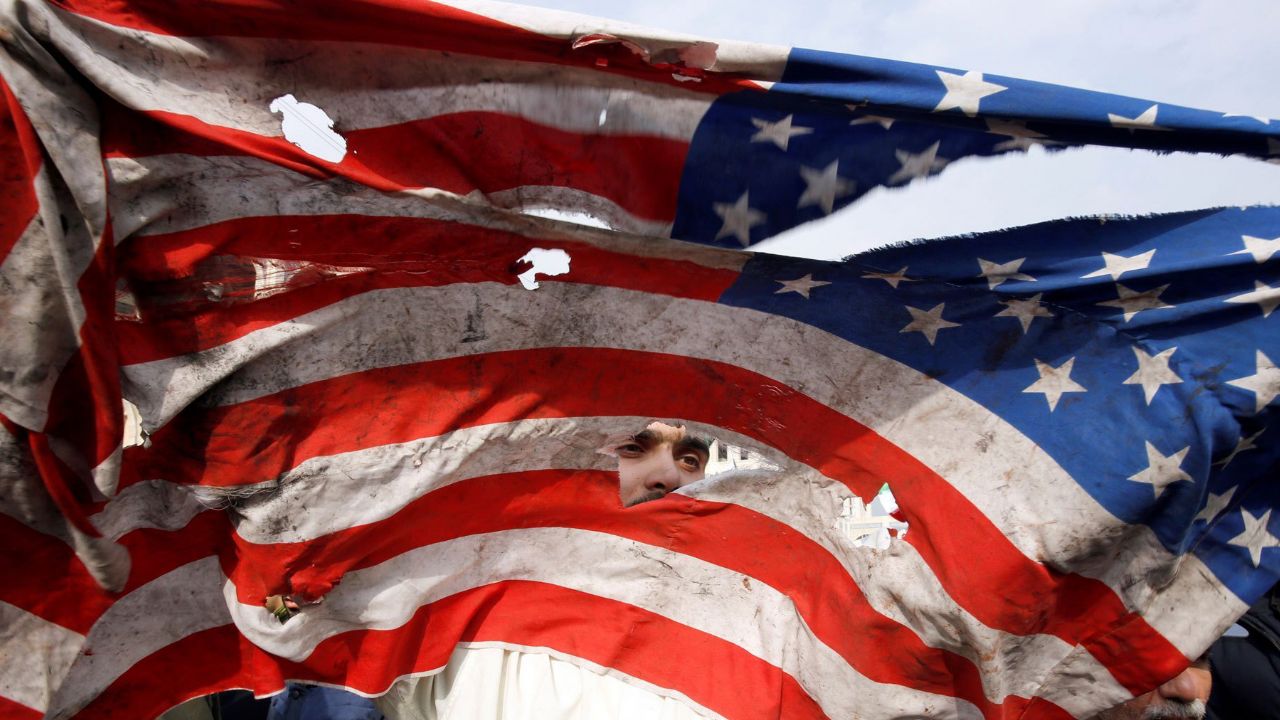 Proyectil de origen desconocido impacta base estadounidense en Irak