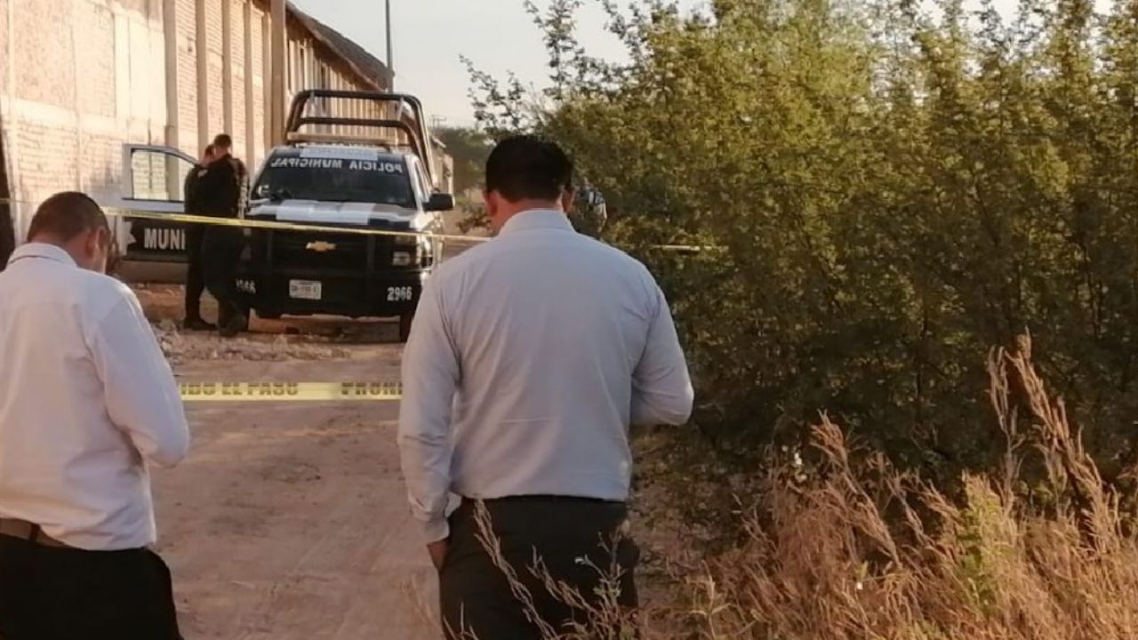 Agentes policíacos encuentran cadáver con múltiples heridas de arma blanca