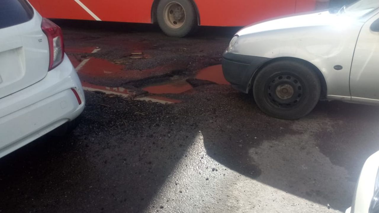 Es urgente tapar baches en calles del centro de Hermosillo