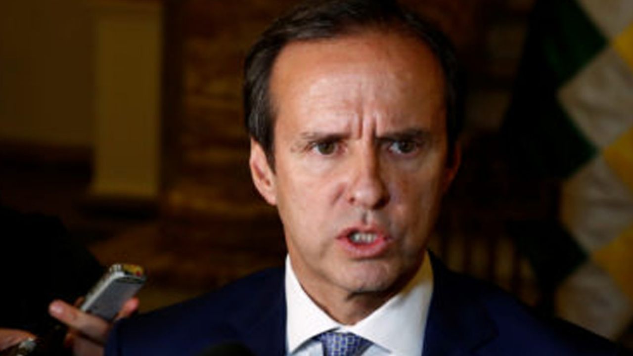 ‘Tuto’ Quiroga se enlista para participar en las próxima elecciones de Bolivia