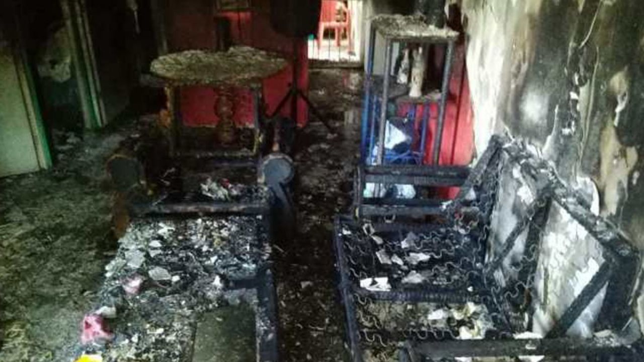 Rescatan a niños encerrados por sus padres de incendio en Nayarit