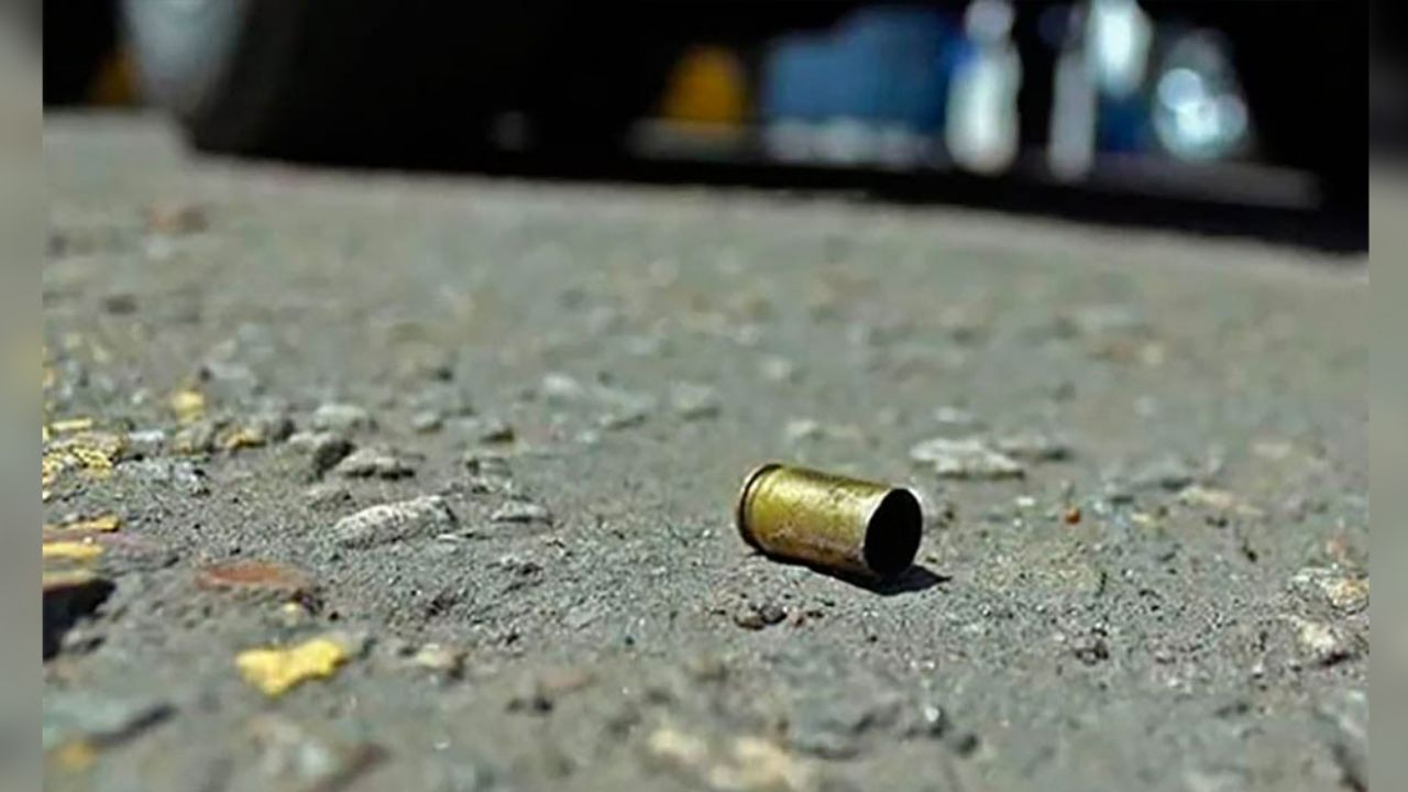 Niña es impactada con bala perdida dentro de su casa; murió en el hospital