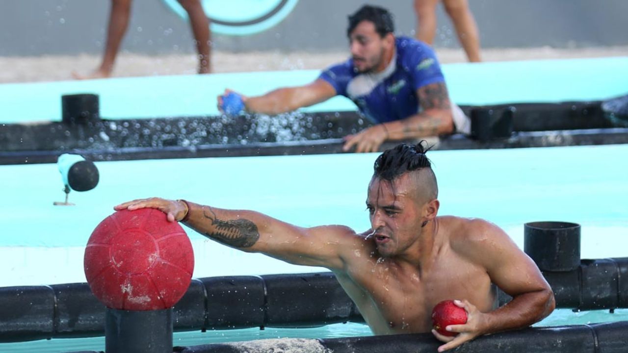 En Twitter, fanáticas de competidor de ‘Exatlón’ sufren ante su posible salida