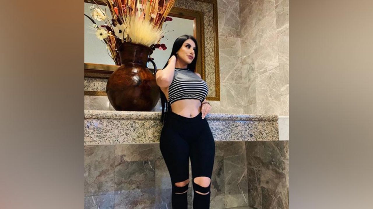 Michelle de ‘Enamorándonos’ modela su voluptuosa figura en coqueto bikini