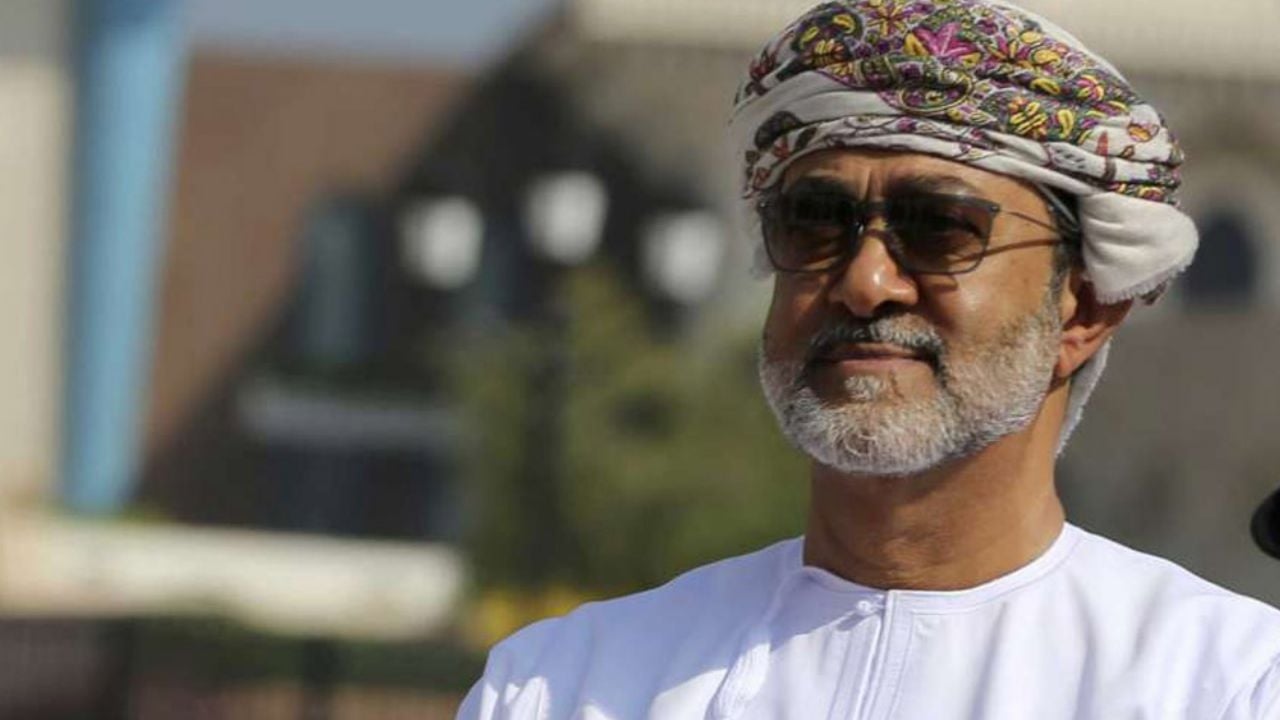 El exministro Haitham bin Tariq Al Said jura como nuevo sultán de Omán