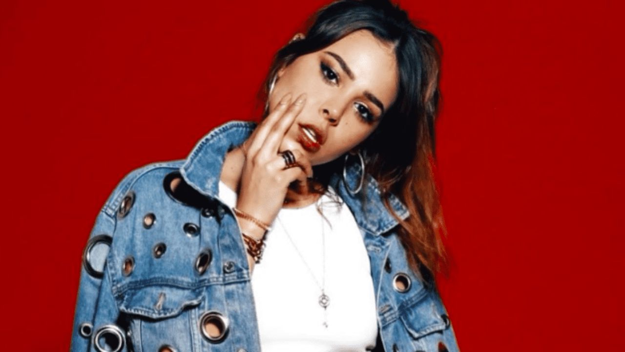 Danna Paola enloquece a fans con foto al lado de famoso artista británico