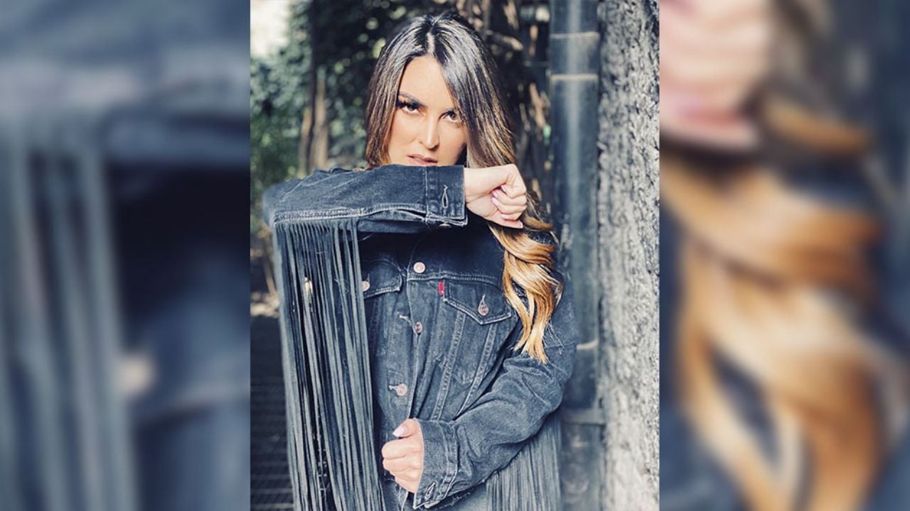 Patty López de la Cerda rinde tributo a David Bowie al lucir descarado escote