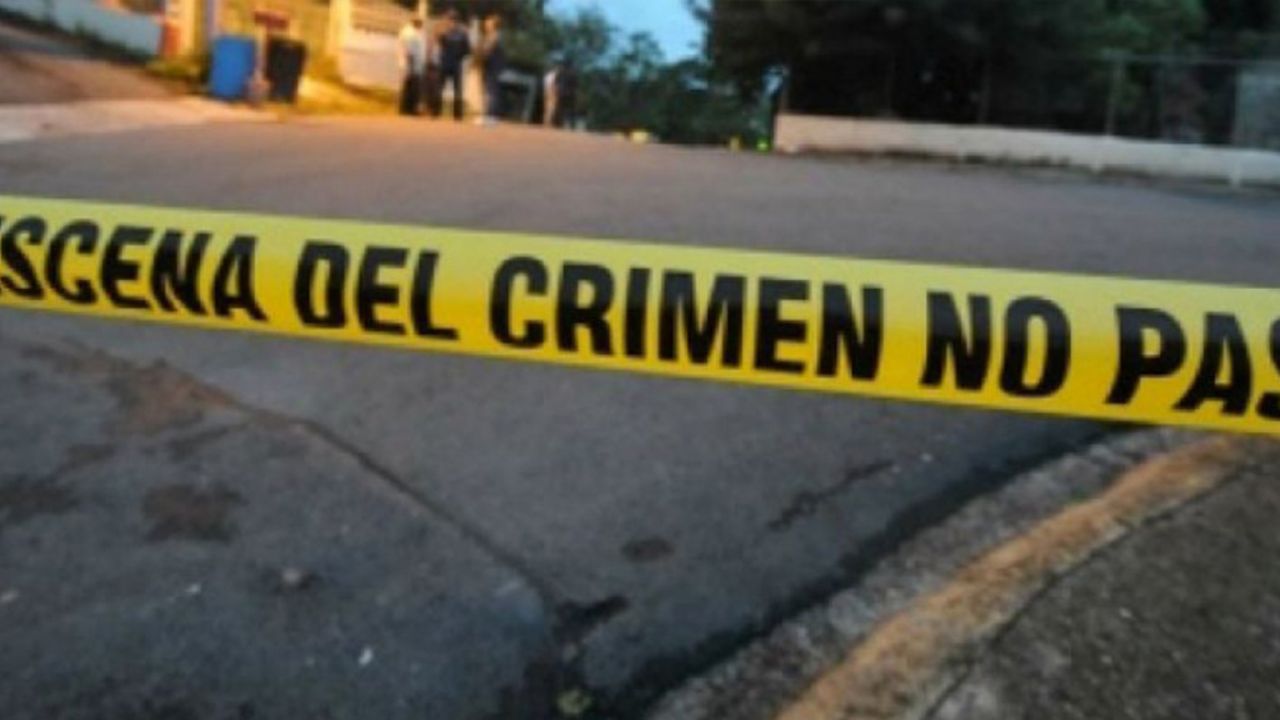 Vándalos apuñalan a joven para robar su celular en el Metro de Ciudad de México