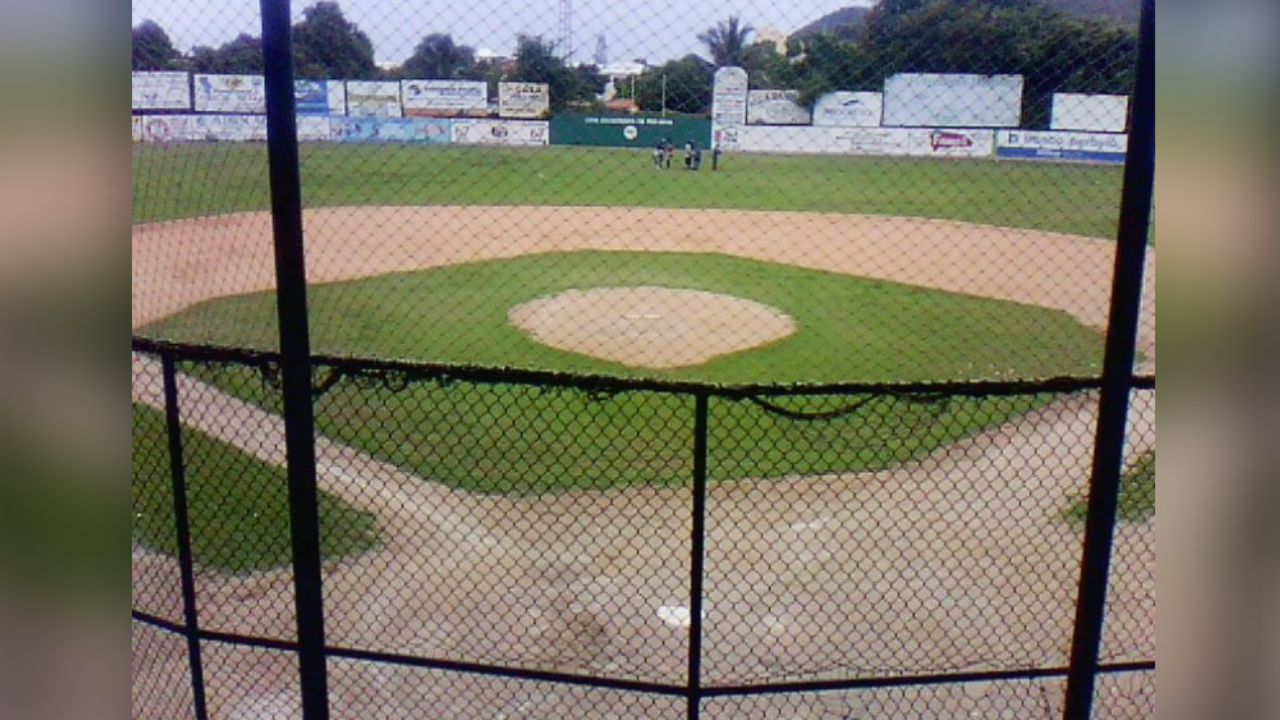 Veterano del beisbol fallece a minutos de abandonar el campo de juego