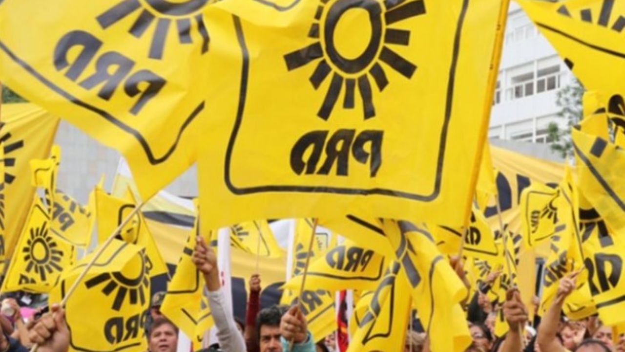 PRD aplaza su refundación y la renovación de su líder nacional