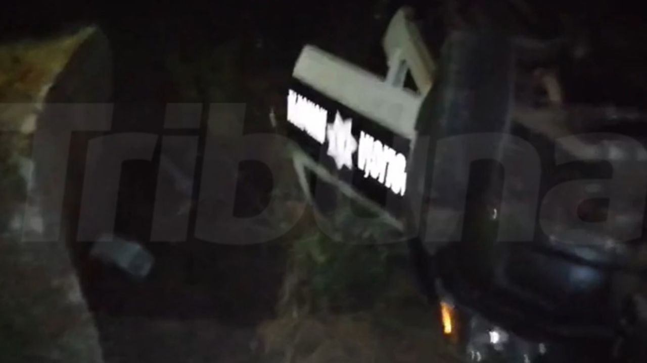 Camioneta de la Policía termina volcada sobre la carretera internacional