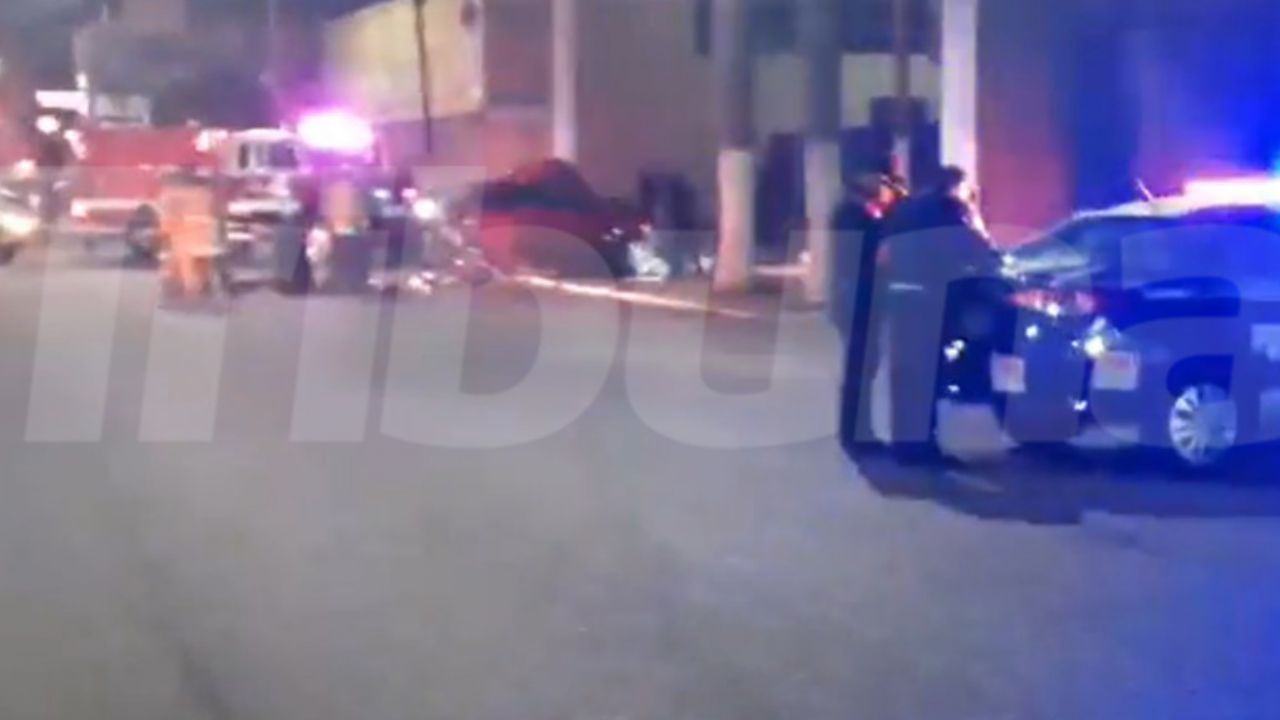 Mueren dos personas prensadas en trágico accidente de tránsito