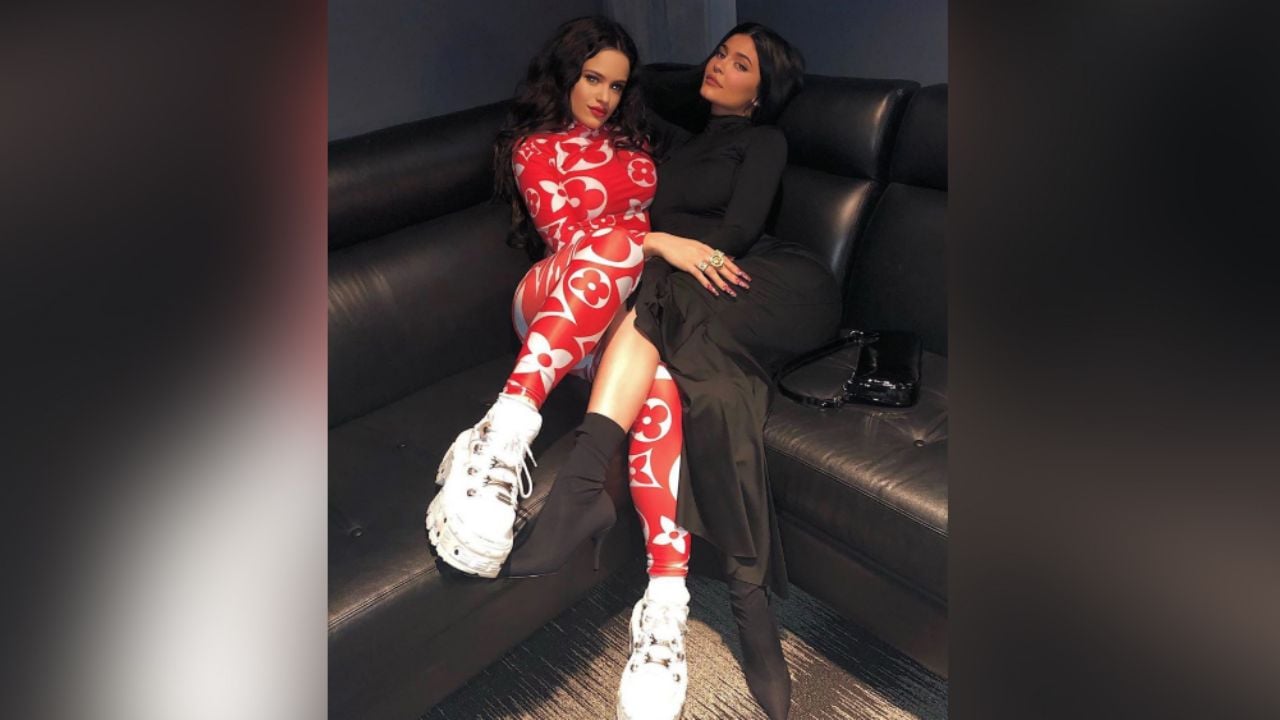 ¡Adiós ‘compromiso’! Kylie Jenner se deja nalguear por mujer y no es Rosalía