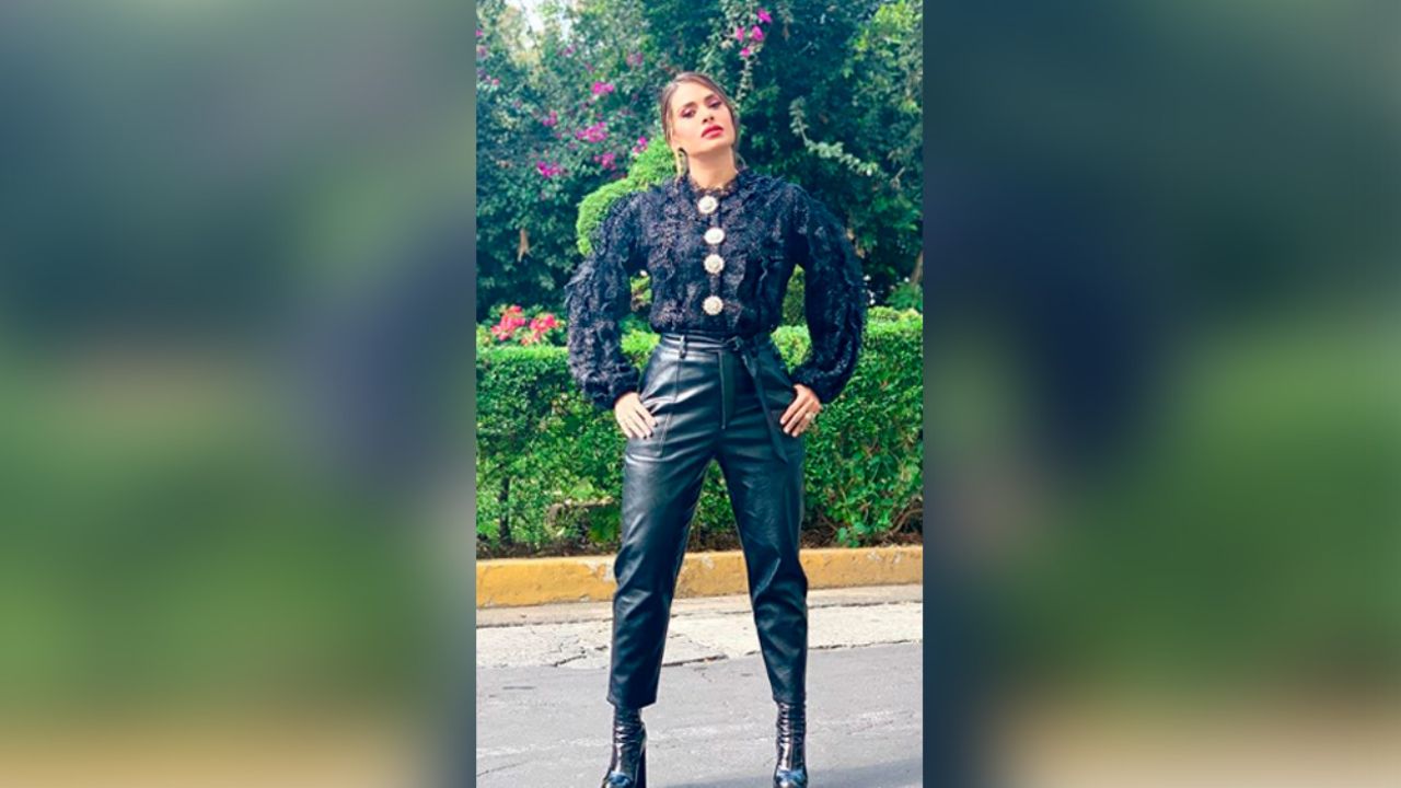 Galilea Montijo deleita al mostrar sus torneadas piernas en coqueto vestido