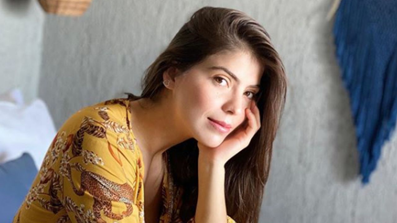 Esmeralda Ugalde, hermana de Ana Bárbara, enamora con ceñido short