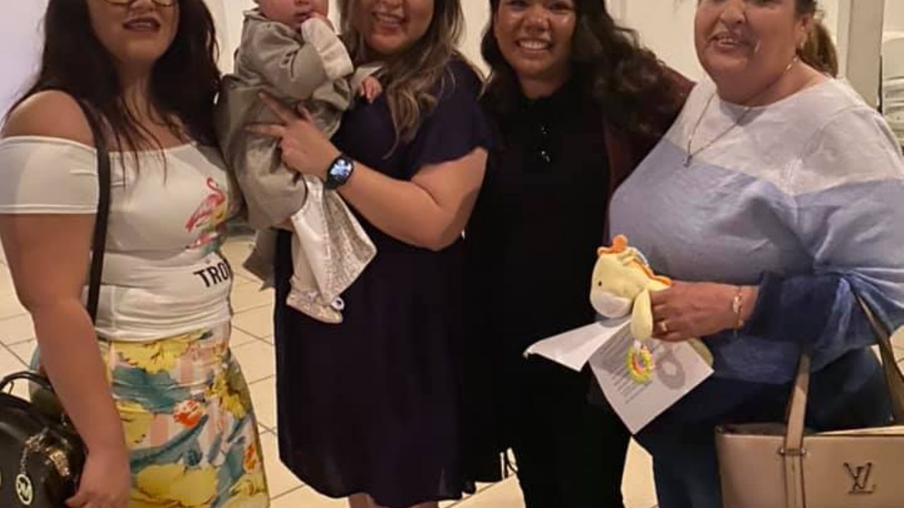 Silvana Domínguez tiene un emotivo bautizo rodeada de sonrisas y amor