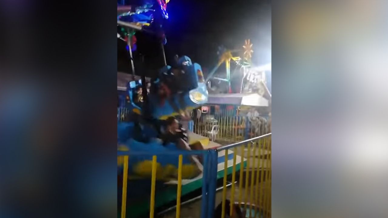 VIDEO: Captan el exacto momento en accidente de juego mecánico