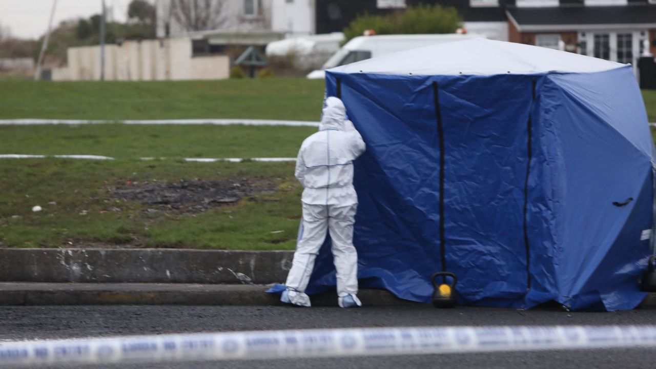 Encuentran restos humanos en una bolsa; buscan el resto del cadáver