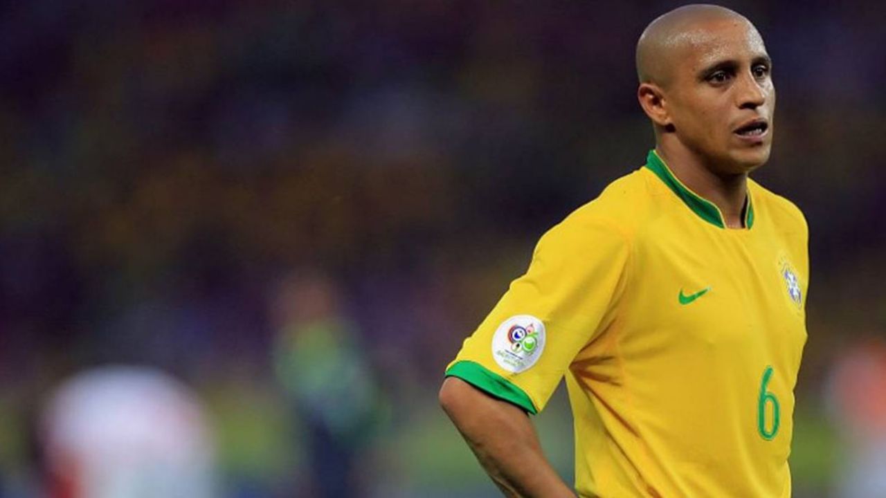 Usuarios recuerdan el ‘gol imposible’ de Roberto Carlos a Francia en 1997